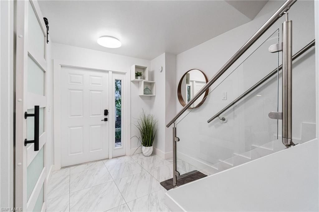995 9th Ave S, Unit 4, Naples, FL 34102 Photo