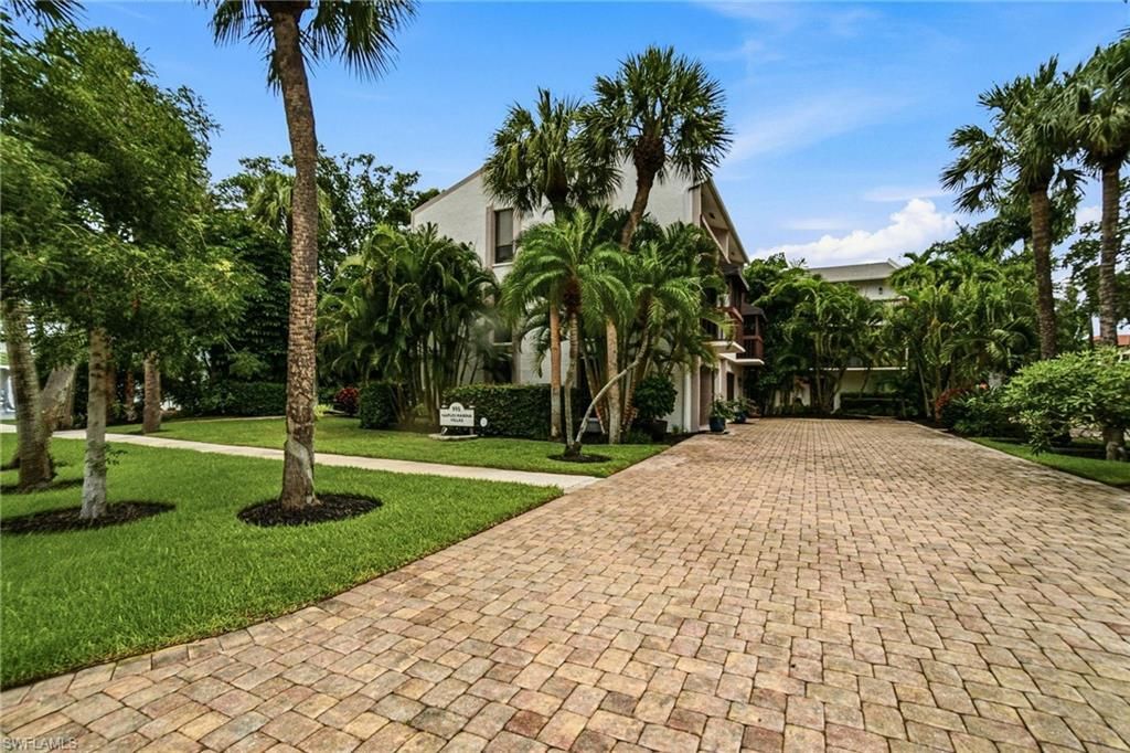 995 9th Ave S, Unit 4, Naples, FL 34102 Photo