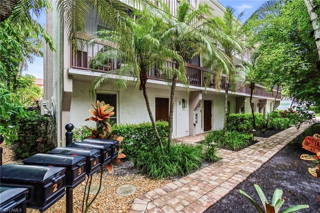 995 9th Ave S, Unit 4, Naples, FL 34102 Photo