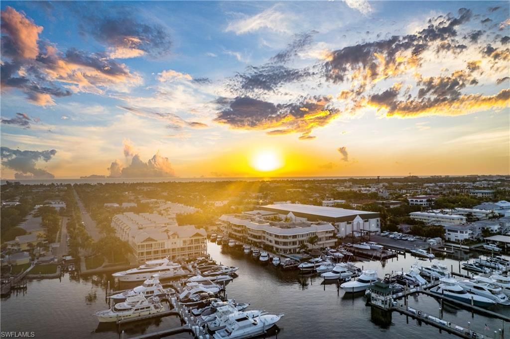995 9th Ave S, Unit 4, Naples, FL 34102 Photo