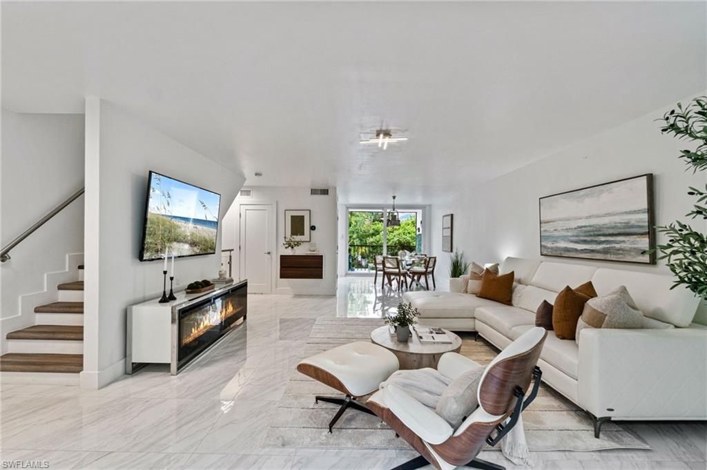 995 9th Ave S, Unit 4, Naples, FL 34102 Photo