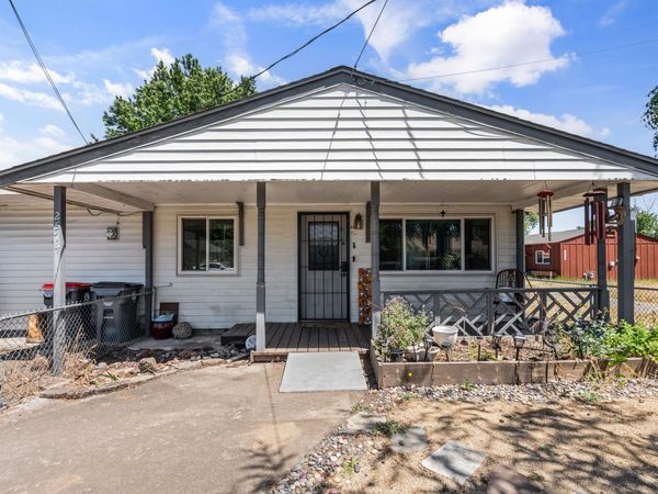 2574 Howard Avenue, Medford, OR 97501