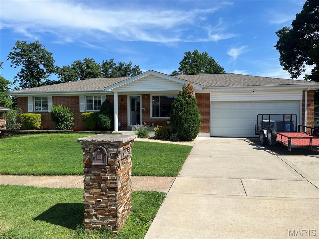 4657 Skyridge Court, Saint Louis, MO 63128 Main Photo