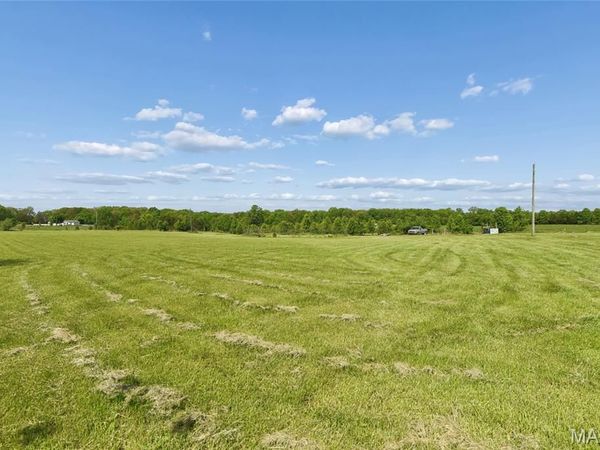 63 Pinnacle Lake Road , New Florence, MO 63363