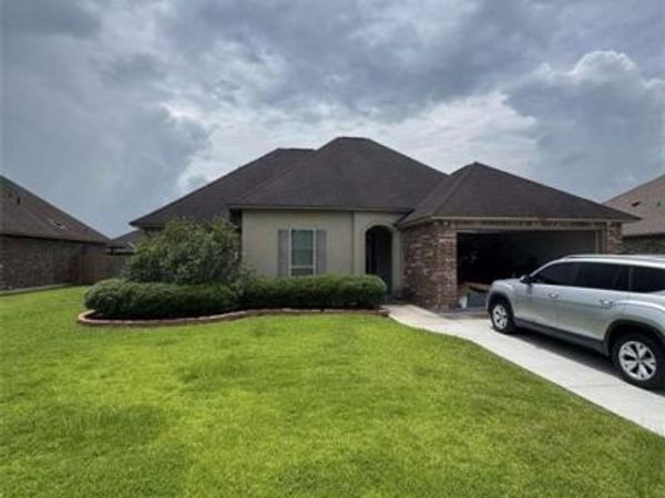 42159 BALD EAGLE Avenue , Prairieville, LA 70769