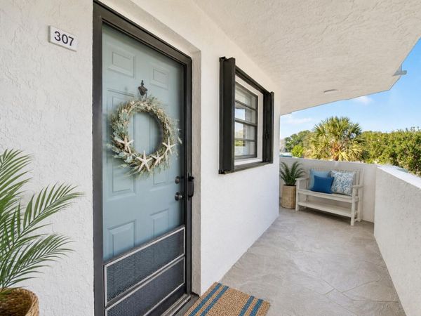 555 Banyan Tree Lane, Unit 307, Delray Beach, FL 33483