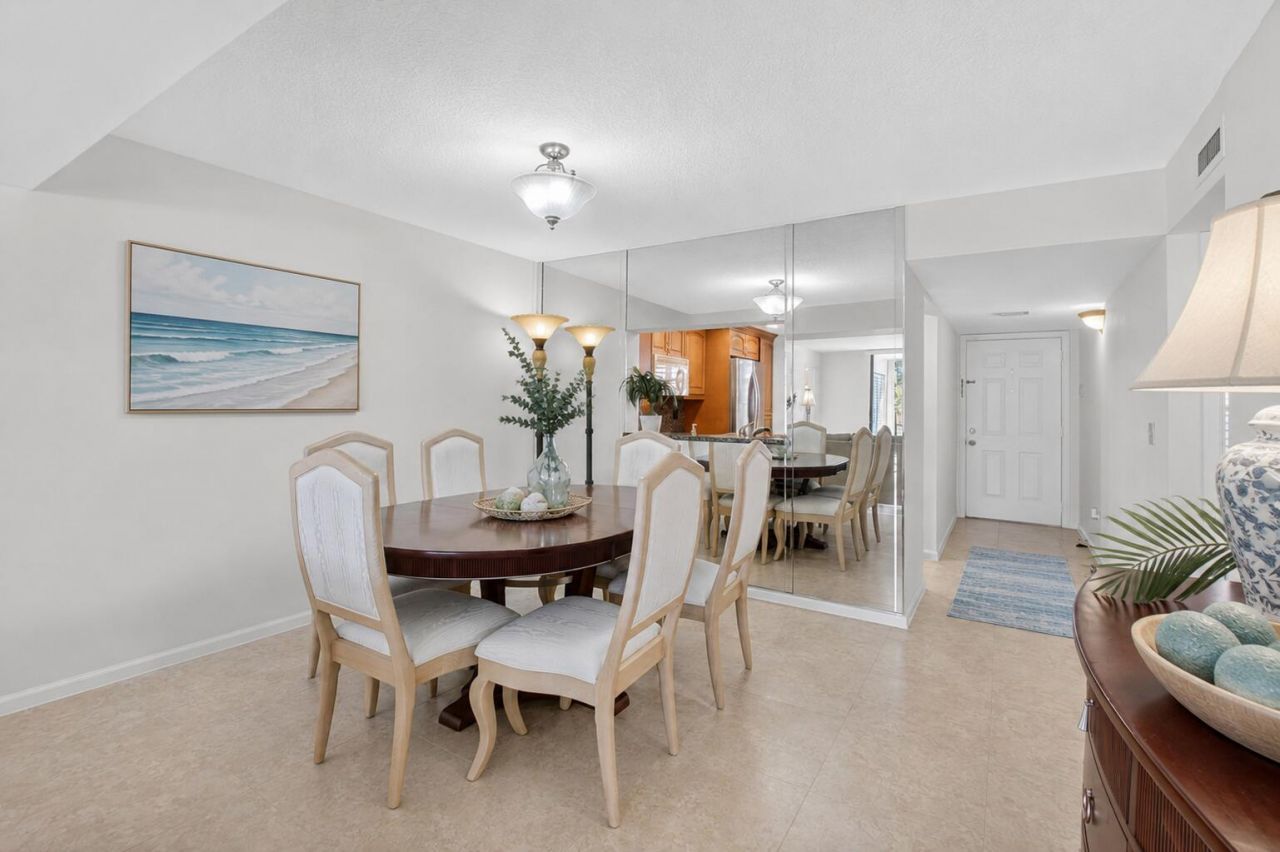 555 Banyan Tree Lane, Unit 307, Delray Beach, FL 33483 Photo