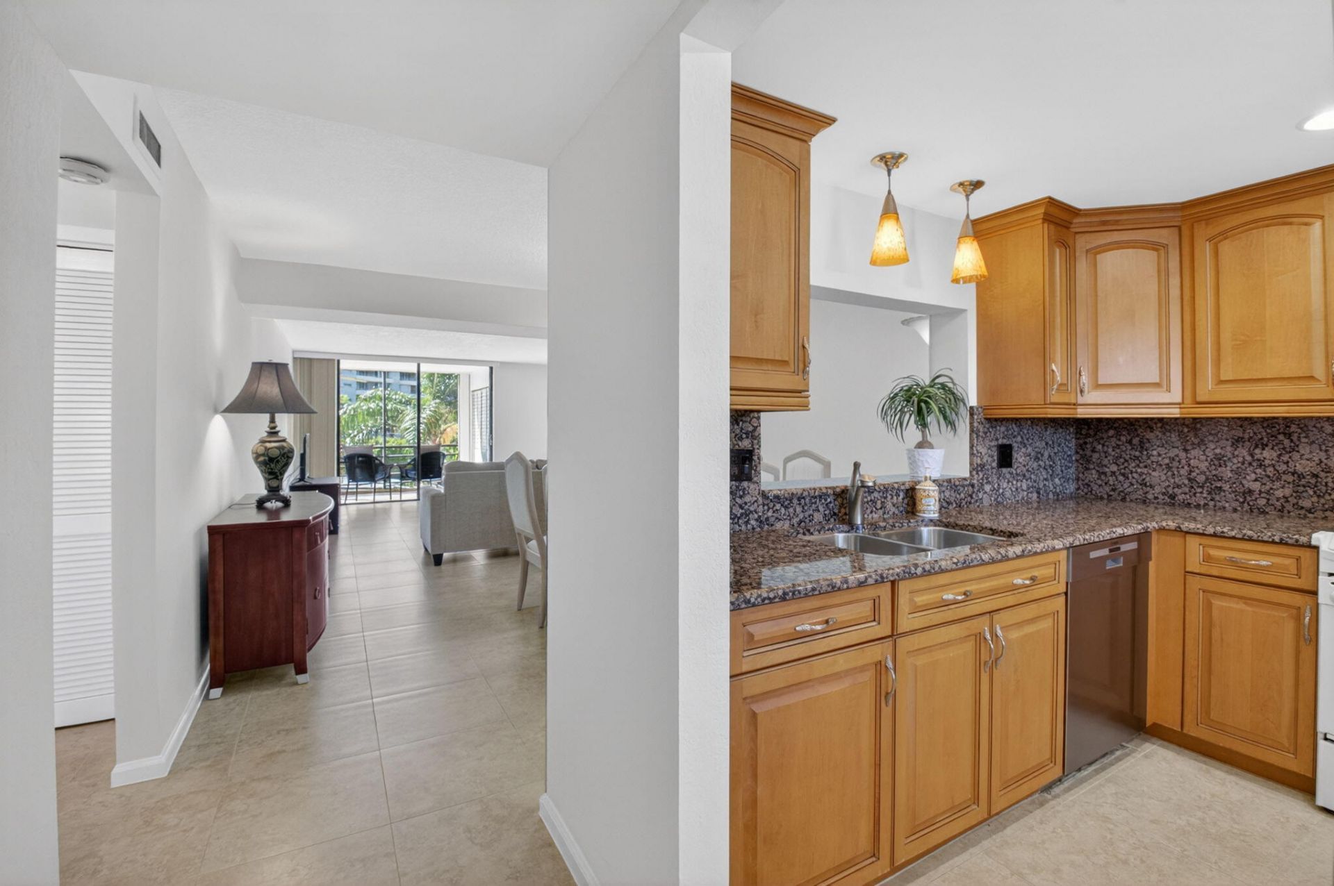 555 Banyan Tree Lane, Unit 307, Delray Beach, FL 33483 Photo
