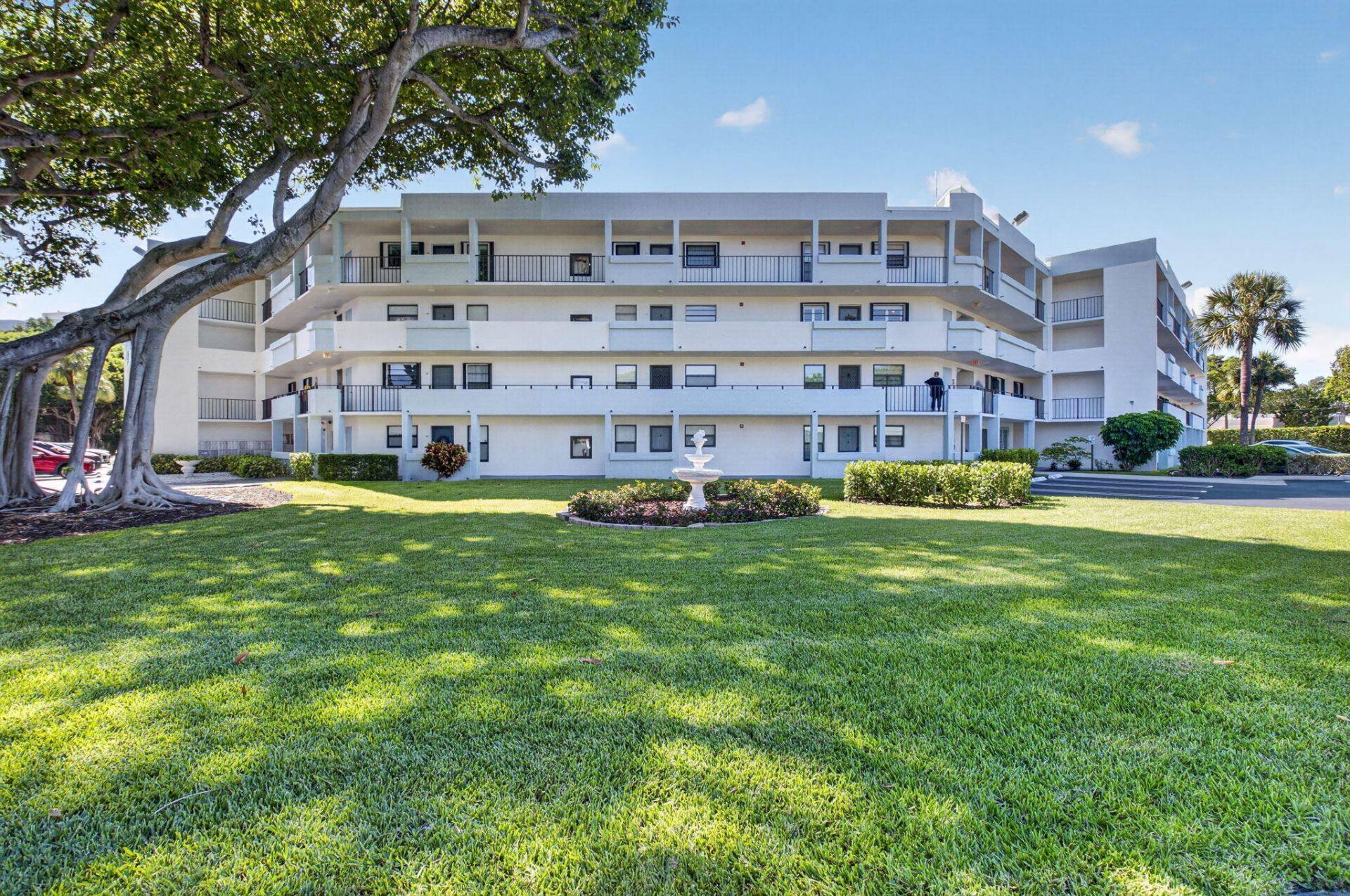 555 Banyan Tree Lane, Unit 307, Delray Beach, FL 33483 Photo