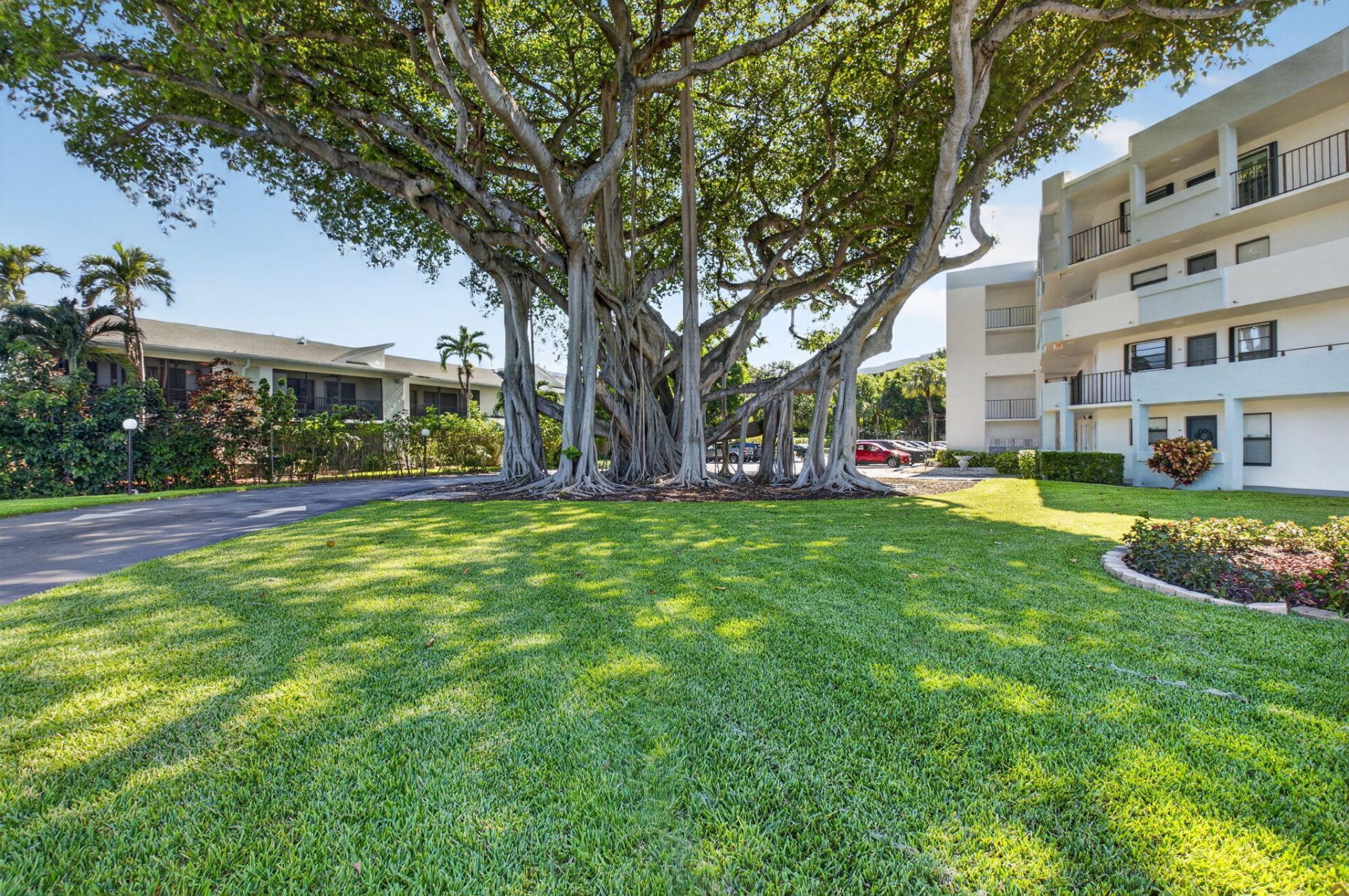 555 Banyan Tree Lane, Unit 307, Delray Beach, FL 33483 Photo