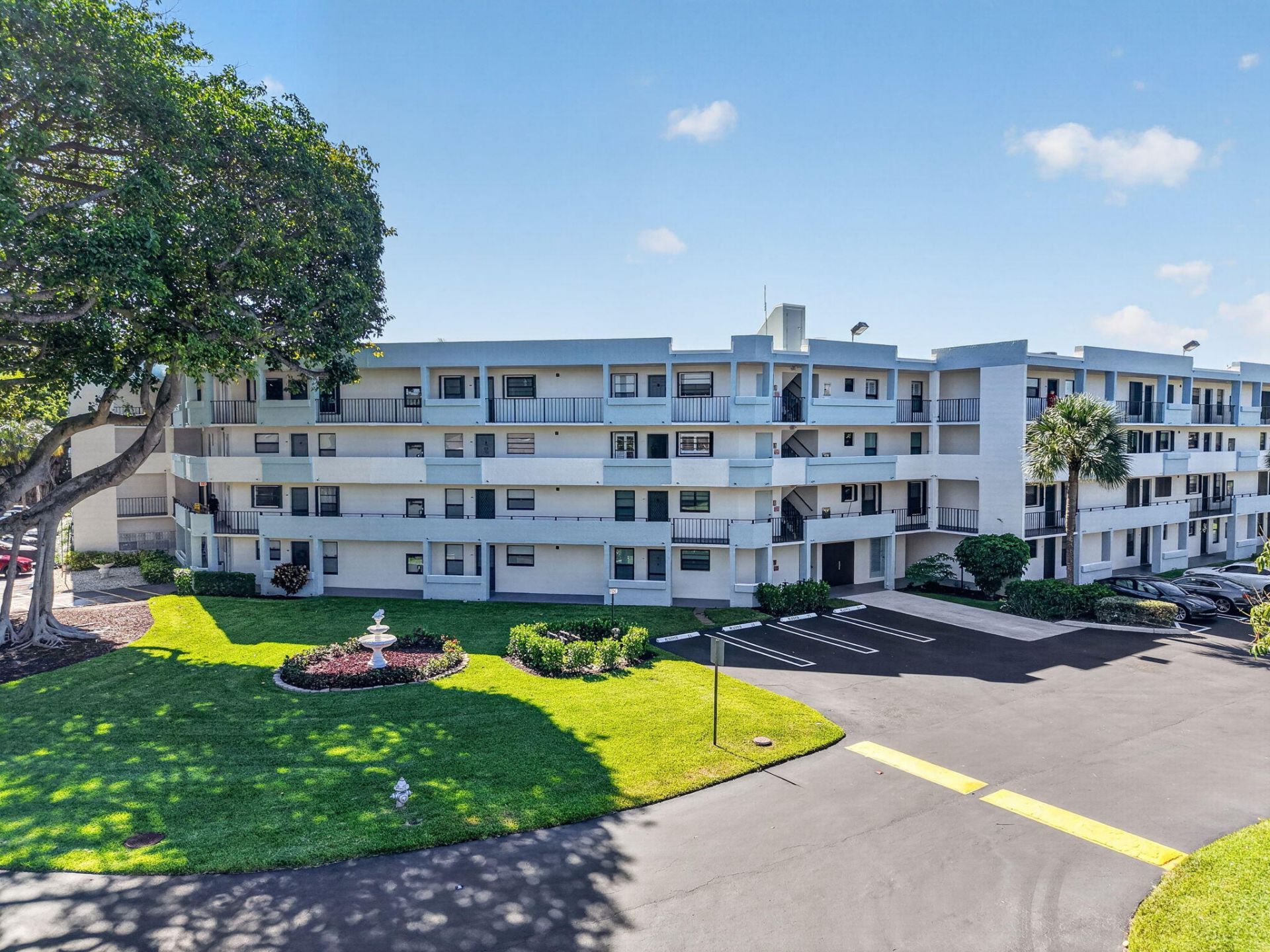 555 Banyan Tree Lane, Unit 307, Delray Beach, FL 33483 Photo
