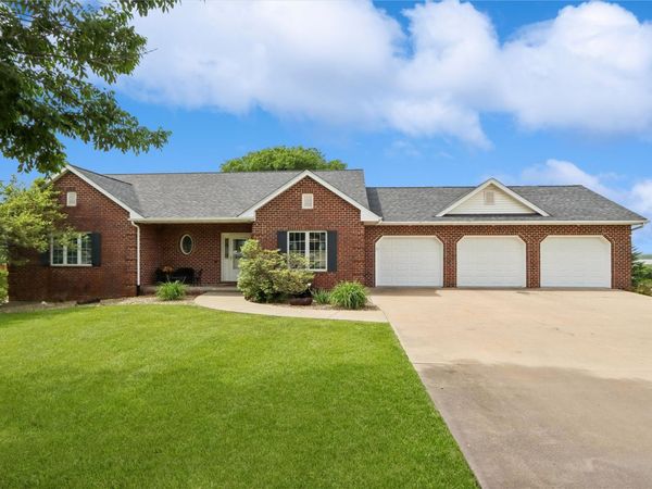 2765 Jeremy Court NW, Swisher, IA 52338