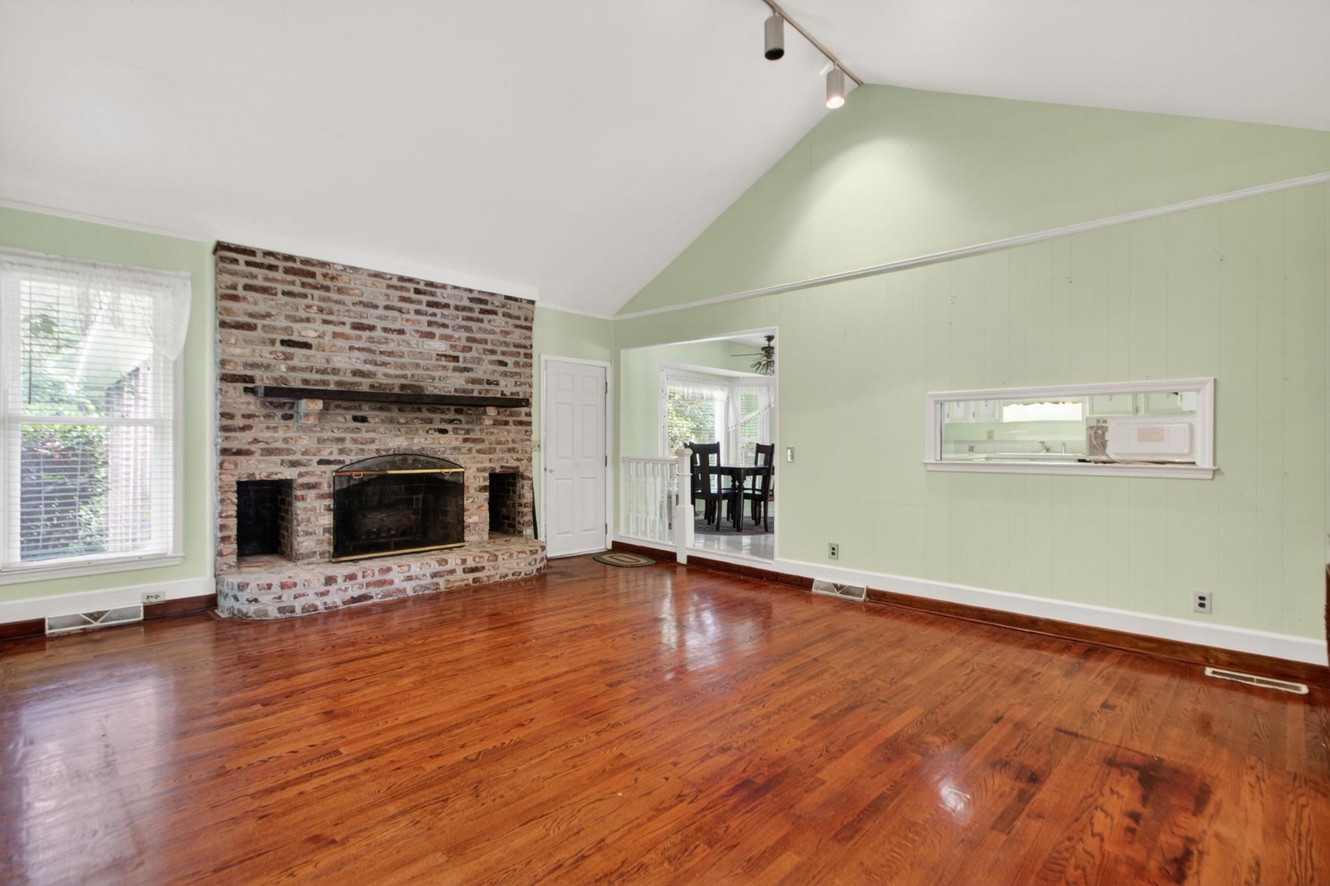 20 Ashland Drive Photo 9