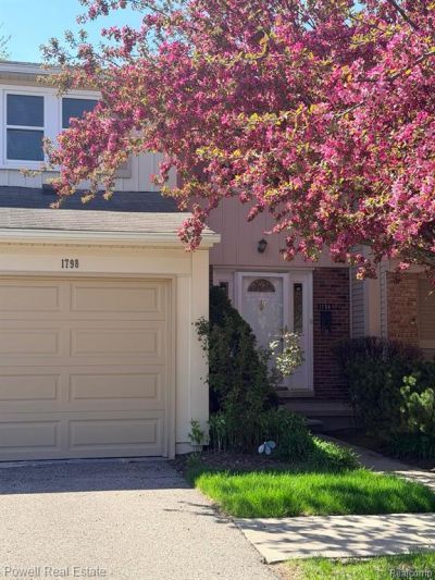 1798 Brentwood Drive, Troy, MI 48098 Main Photo