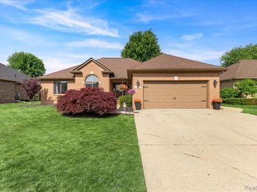 51965 Sequoya Drive, Macomb Twp, MI 48042