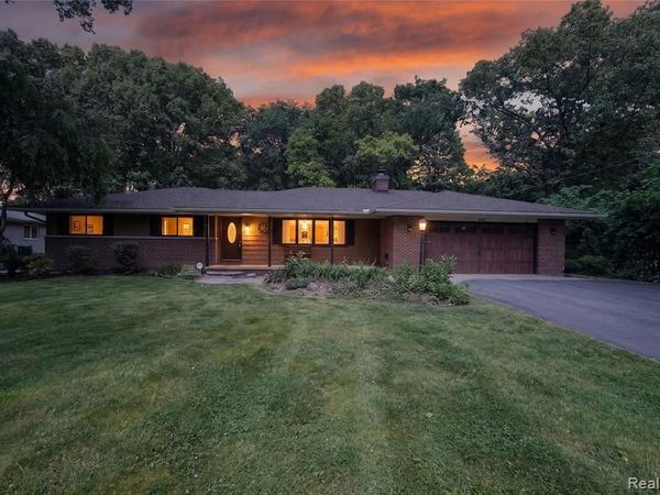 8668 Cooley Beach Drive, White Lake Twp, MI 48386