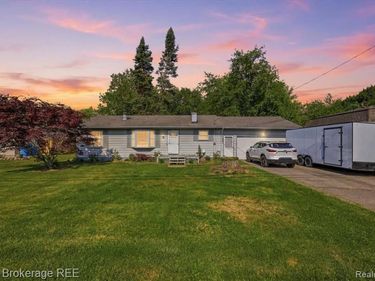 1747 Manse Road, Waterford Twp, MI 48328