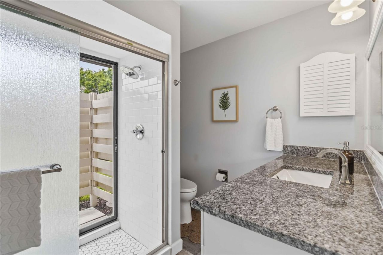3689 Gleneagle Drive, Unit 14B, Sarasota, FL 34238 Photo