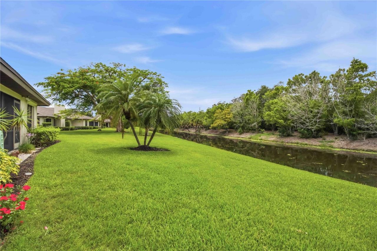 3689 Gleneagle Drive, Unit 14B, Sarasota, FL 34238 Photo