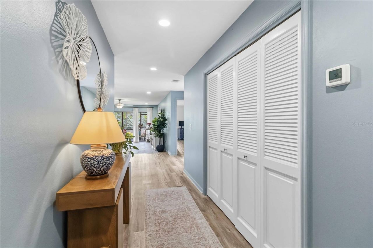 3689 Gleneagle Drive, Unit 14B, Sarasota, FL 34238 Photo