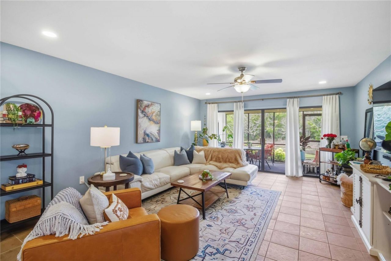 3689 Gleneagle Drive, Unit 14B, Sarasota, FL 34238 Photo