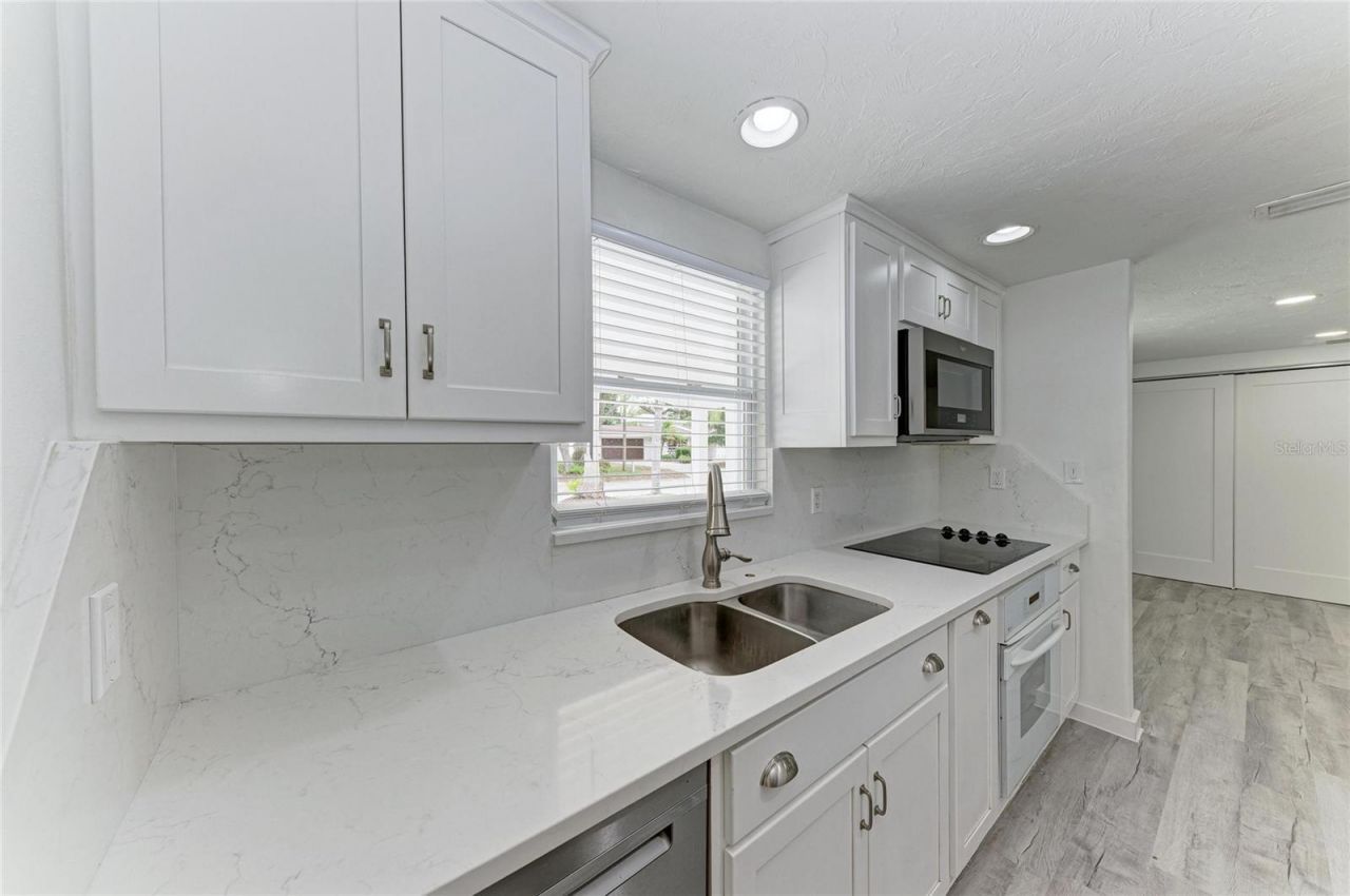2714 Datura Street , Sarasota, FL 34239 Photo