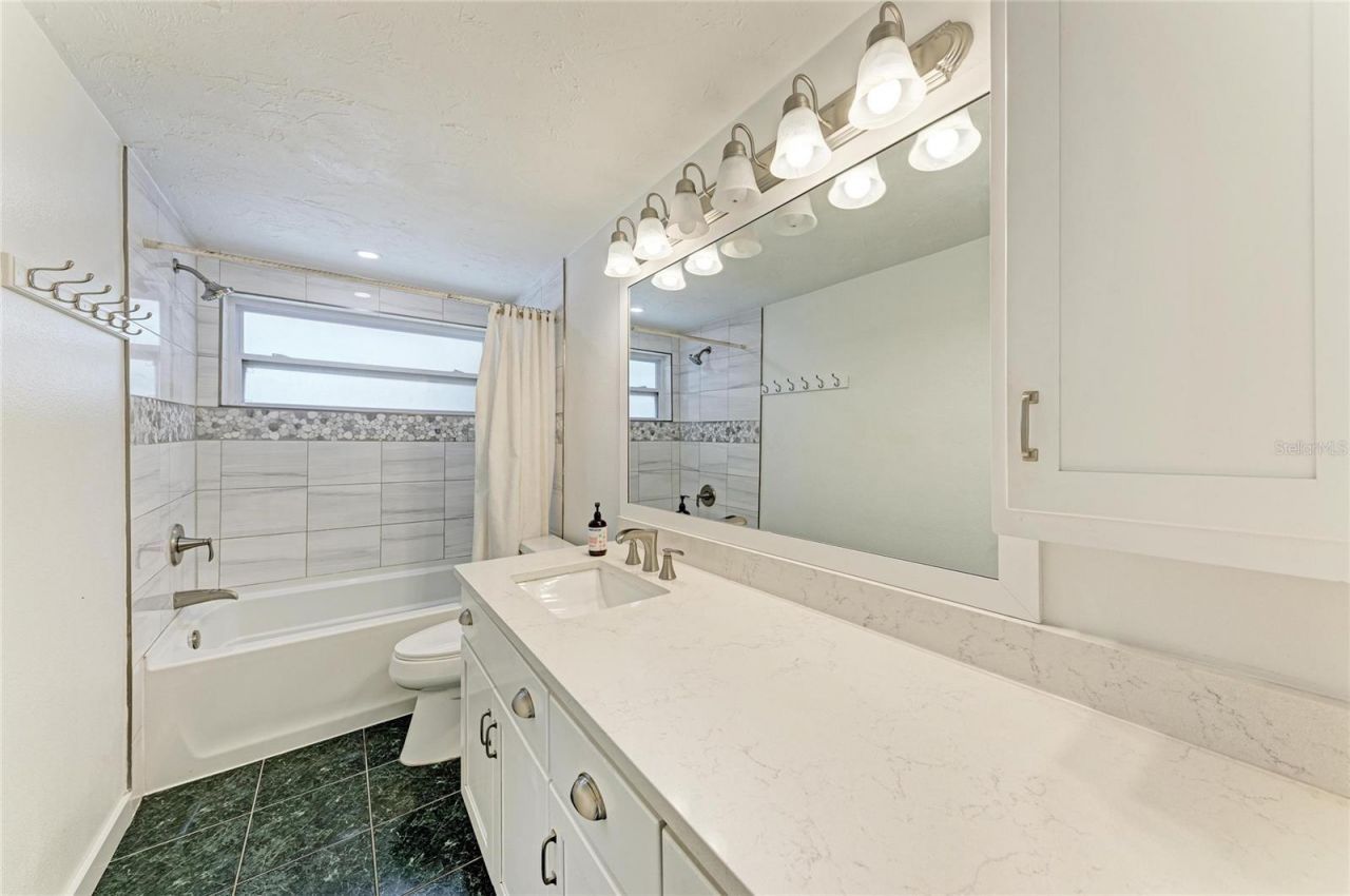2714 Datura Street , Sarasota, FL 34239 Photo