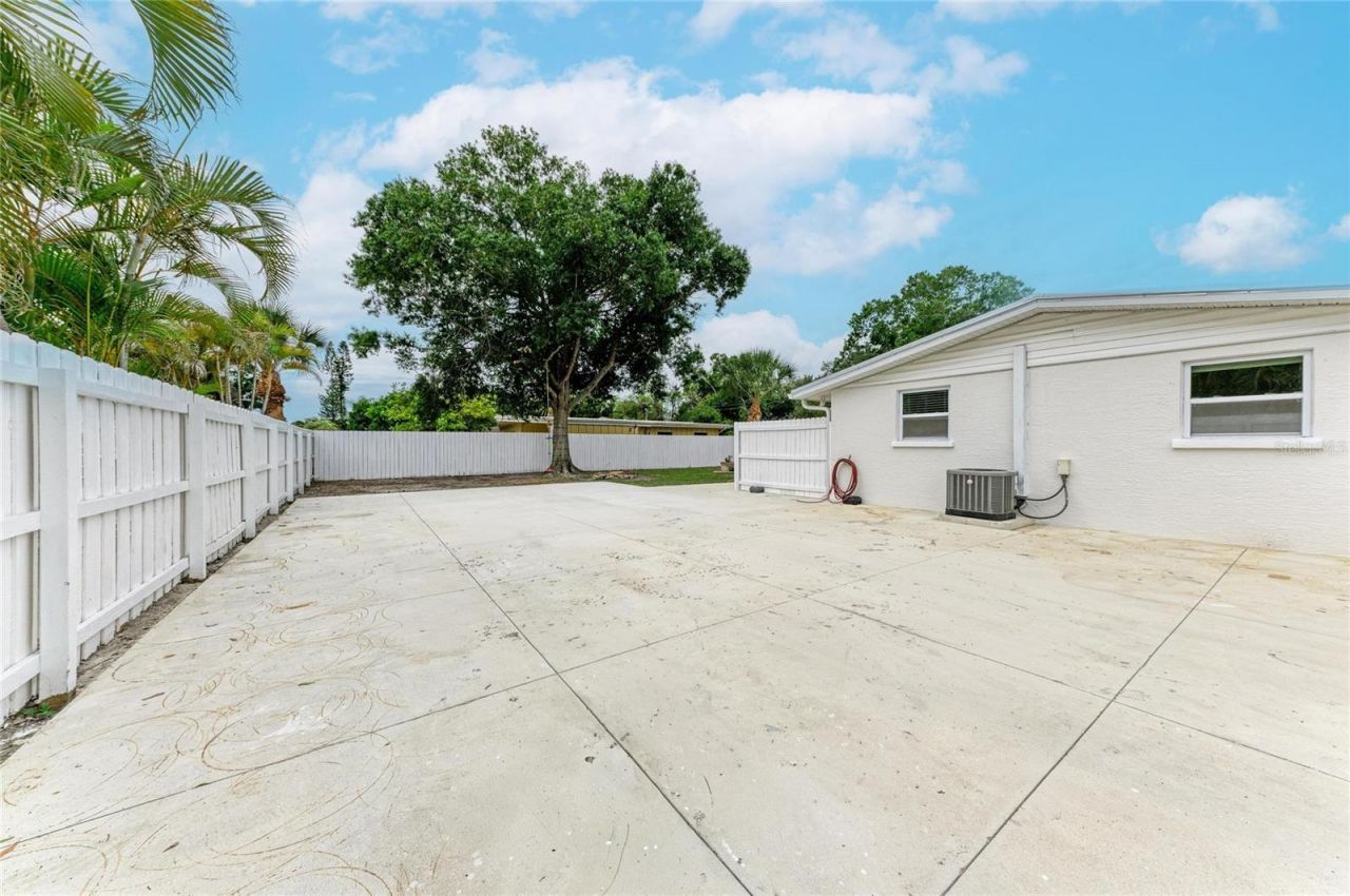 2714 Datura Street , Sarasota, FL 34239 Photo