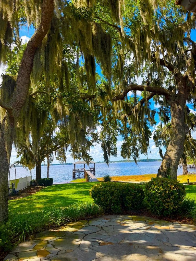 1341 W Lakeshore Drive, Clermont, FL 34711 Photo
