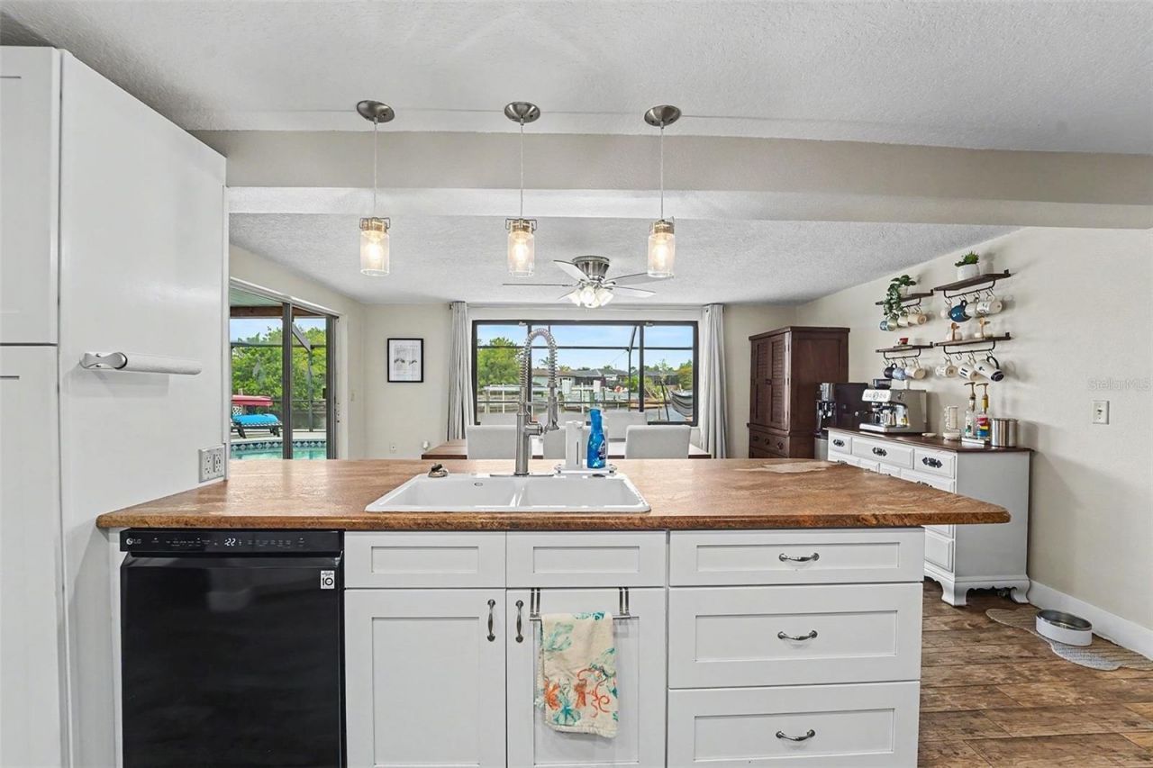 5736 Melaleuca Drive , Unit 22, Holiday, FL 34690 Photo