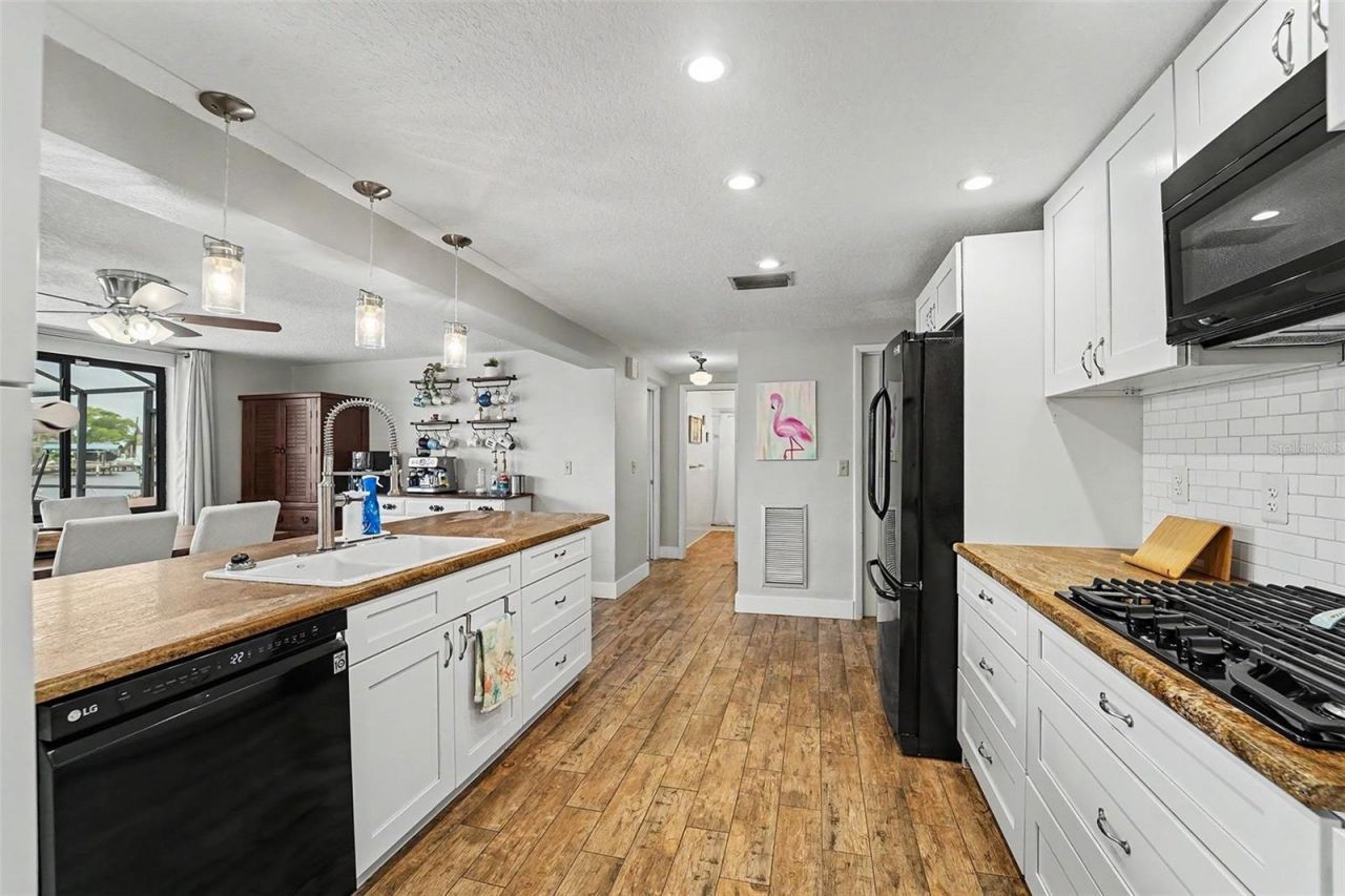 5736 Melaleuca Drive , Unit 22, Holiday, FL 34690 Photo