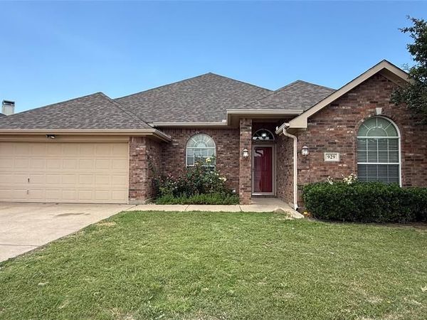 929 Mesa Vista Drive, Crowley, TX 76036