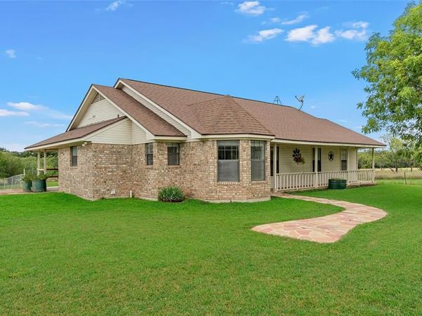 1777 Longhorn Parkway , Axtell, TX 76624