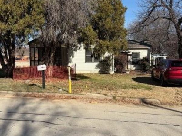 201 E Vine Street, Keller, TX 76248
