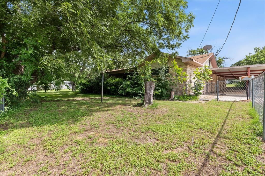 500 E Ham Avenue , De Leon, TX 76444 Main Photo