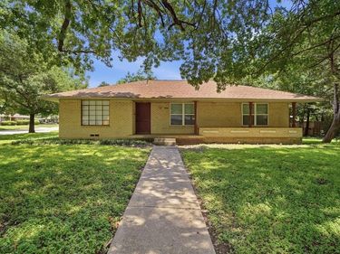 2806 E Atoll Drive, Dallas, TX 75216