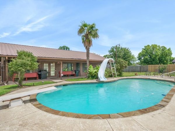 599 S Oak Street, Van, TX 75790