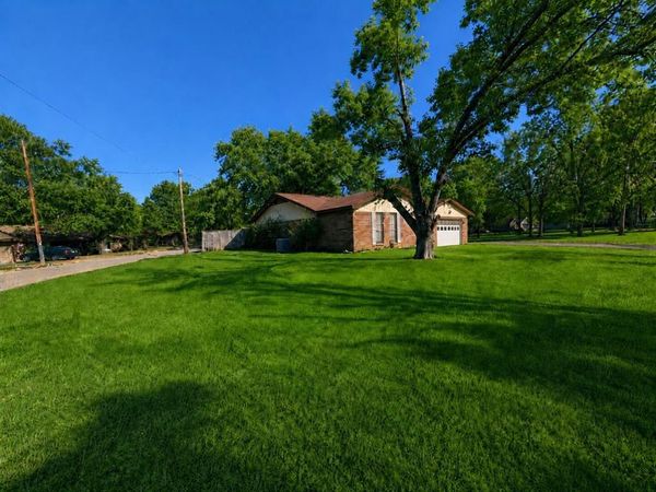 120 Juniper Drive , Palestine, TX 75803