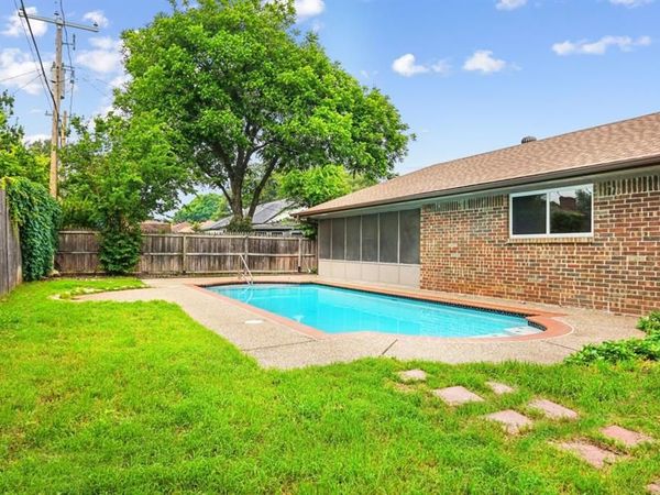 3529 Kelvin Avenue, Fort Worth, TX 76133