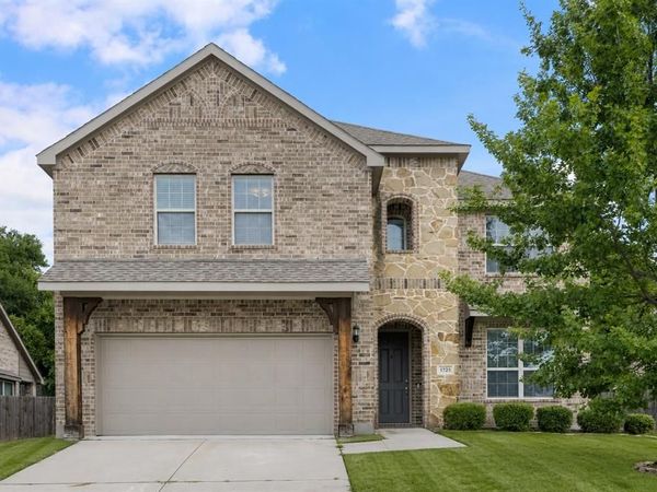 1725 Crescent Oak Street, Wylie, TX 75098