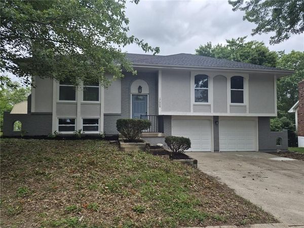 17008 E 2nd Street, Independence, MO 64056