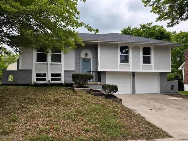 17008 E 2nd Street, Independence, MO 64056