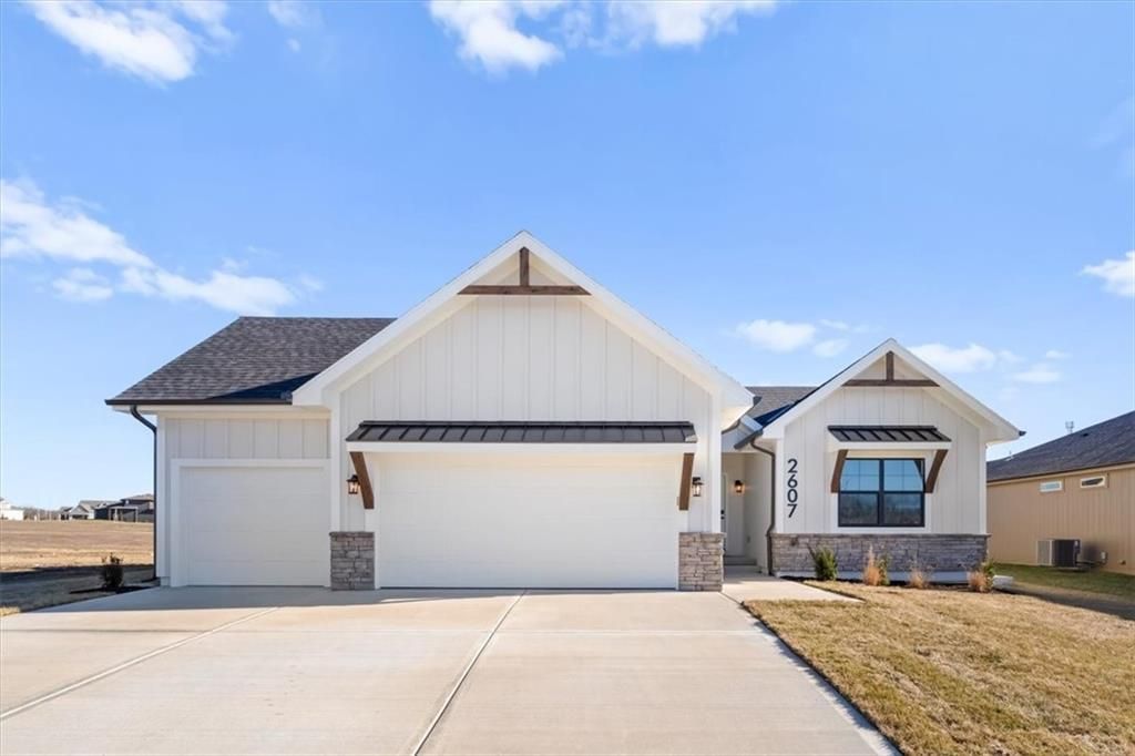2225 SW Heartland Court, Lees Summit, MO 64082 Main Photo