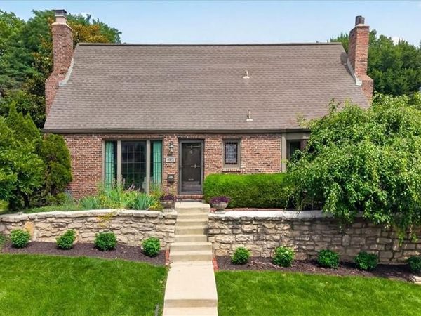 4951 State Line Road, Kansas City, MO 64112