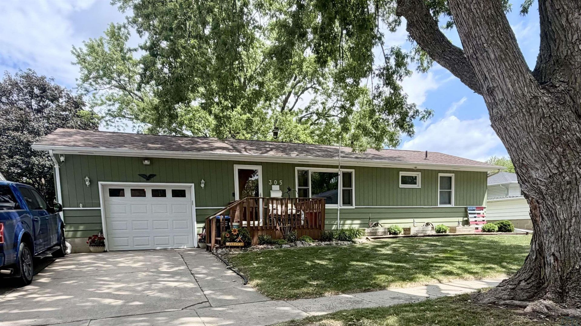 305 E 12th St, Storm Lake, IA 50588 Main Photo
