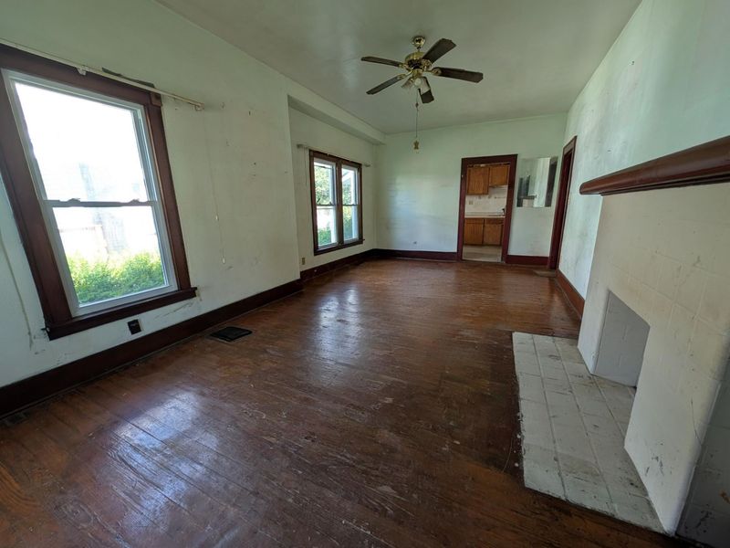 1382 E 21st Avenue, Columbus, OH 43211 Photo 2