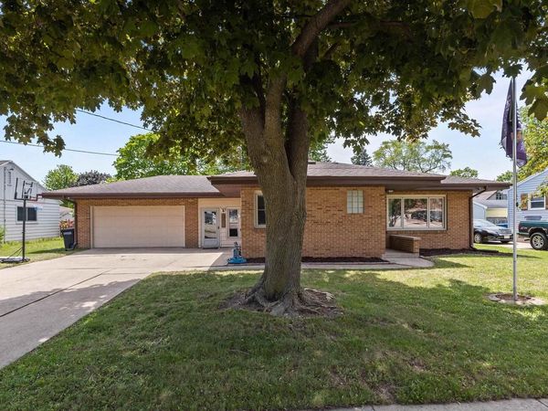 1125 COOLIDGE AVENUE, Oshkosh, WI 54902