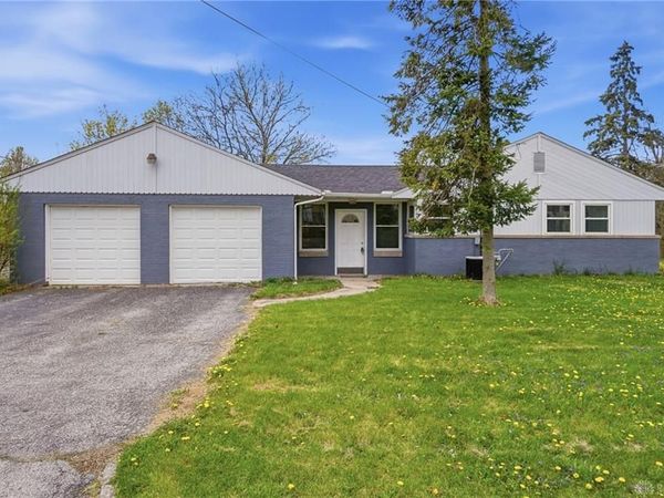 818 Brookwood Drive, Bellefontaine, OH 43311