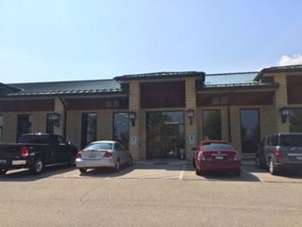 2128 Midlands Court , Unit 103, Sycamore, IL 60178