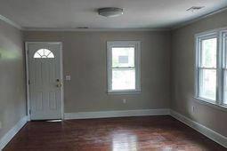 135 Dowling Avenue photo 4